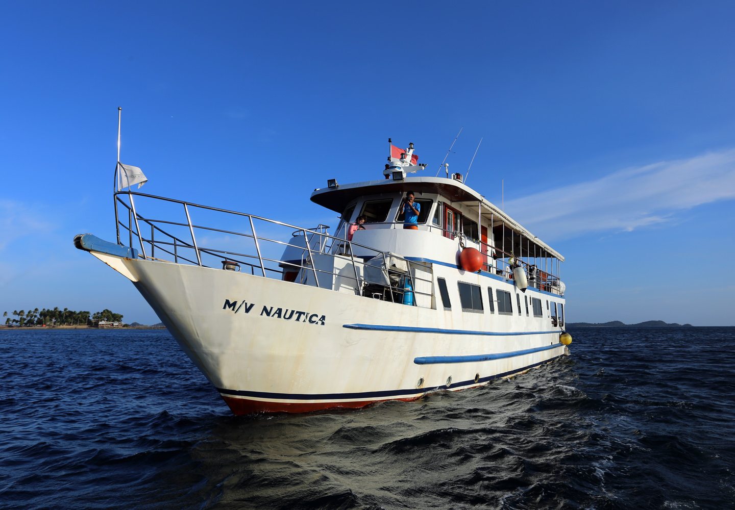 MV Nautica船宿