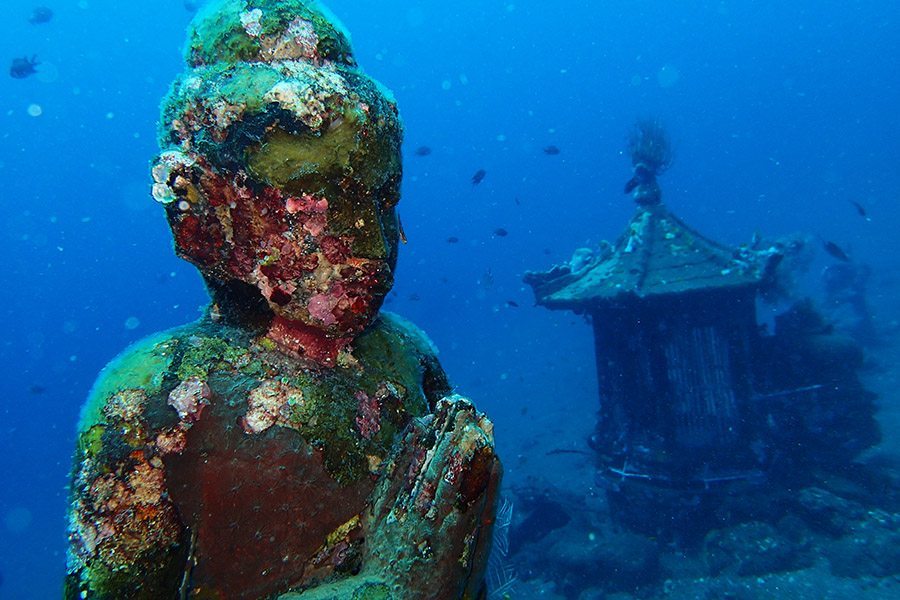 巴厘岛潜水佛像